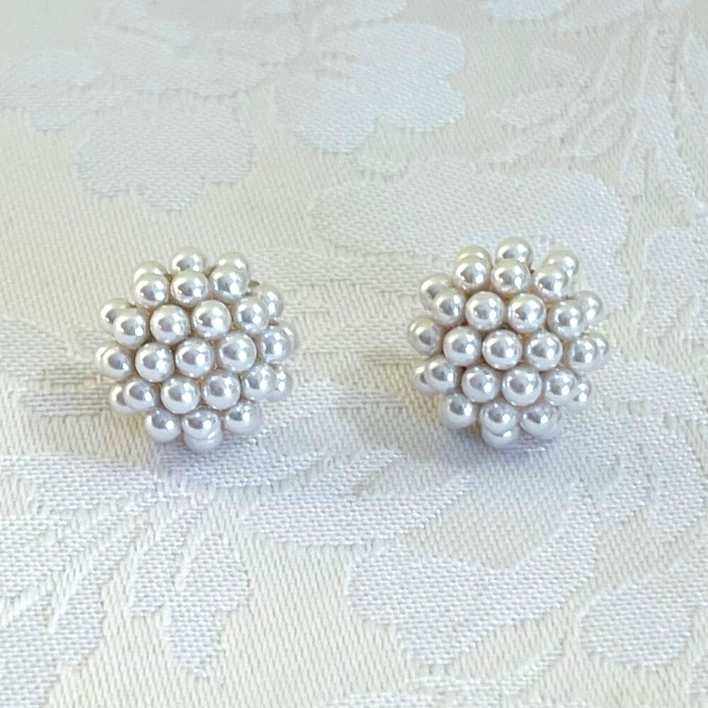 Vtg Classic Sophisticated Cluster Faux Pearl Earrings Stud Pierced MCM
